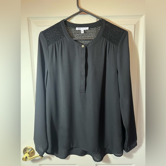 DR2 Black Long Sleeve Blouse Embroidered Accents SZ Small Business Wear - Picture 2 of 12